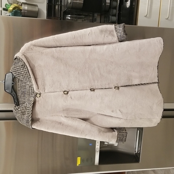 💕LOVE TOKEN💕 Eddie Faux Fur Reversible Hooded Coat ~ Plaid Print Small S NWT - Picture 12 of 16
